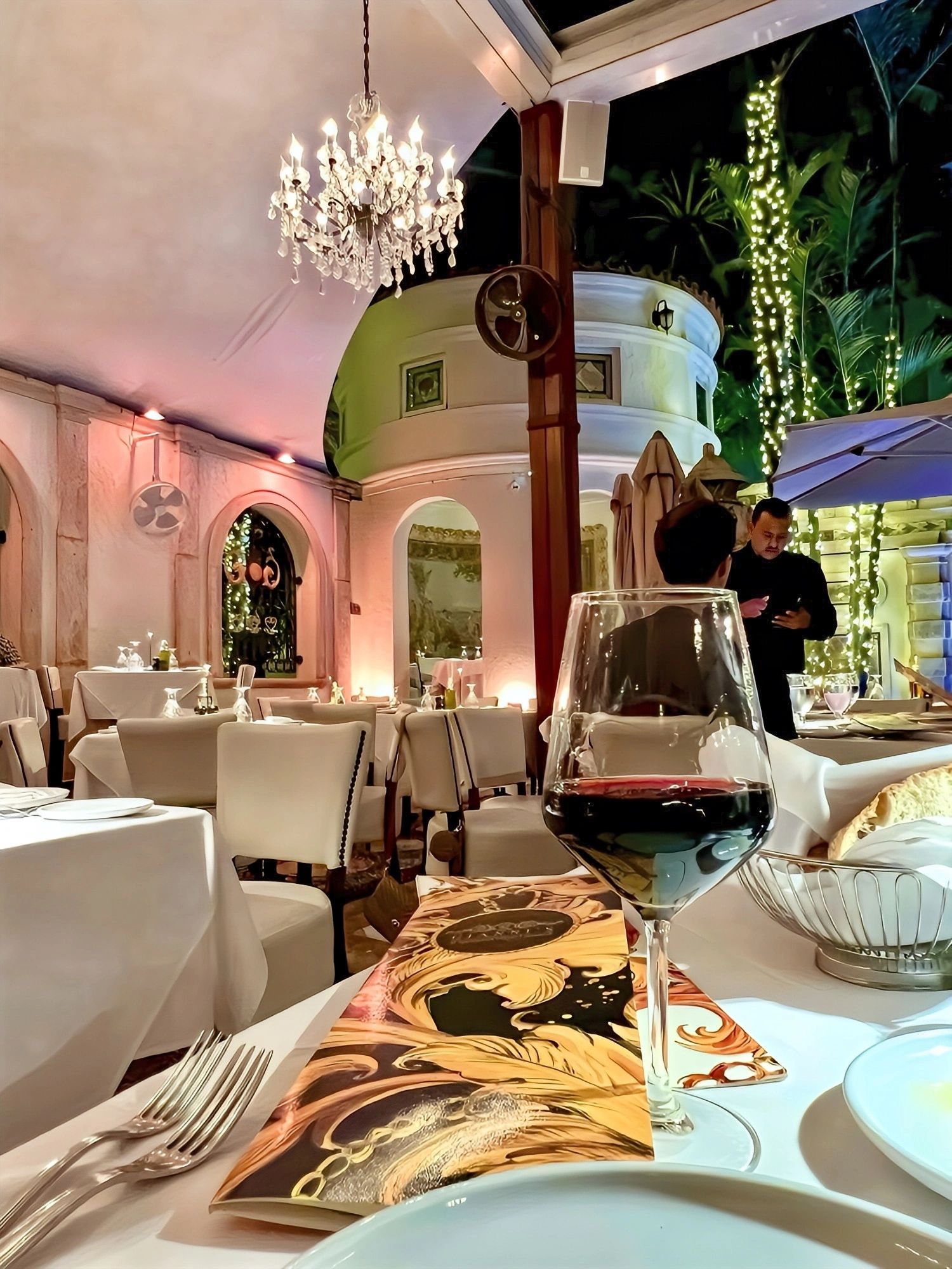A Solo Dine at Gianni's, the Former Versace Mansion